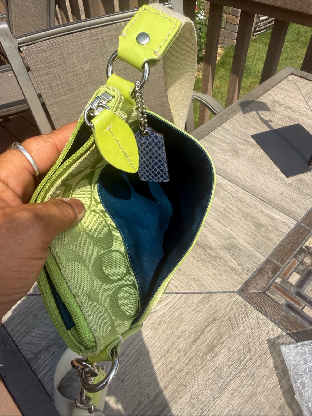 EUC Coach Signature Jacquard North-South Lime Green
Swingpack Crossbody Bag - Picture 13 of 13